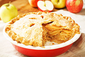 Шарлотка з яблуками і корицею: рецепти для духовки і мультиварки