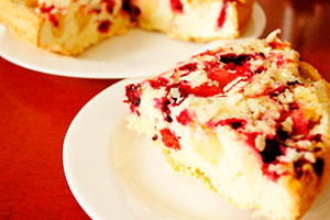 Шарлотка з малиною: 4 смачні рецепти