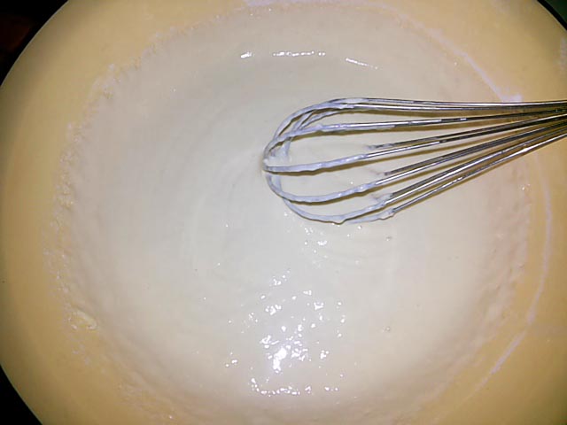 Млинці на молоці з дірочками тонкі і дуже смачні – 10 простих рецептів