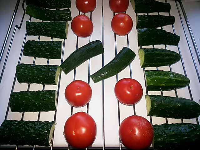 Риба запечена в духовці з овочами і сиром – рецепт з фото