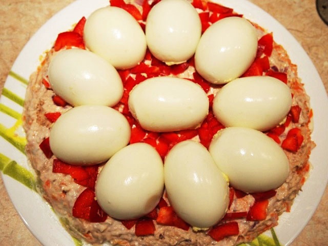 Салат Кучугури — покрокові рецепти для святкового столу