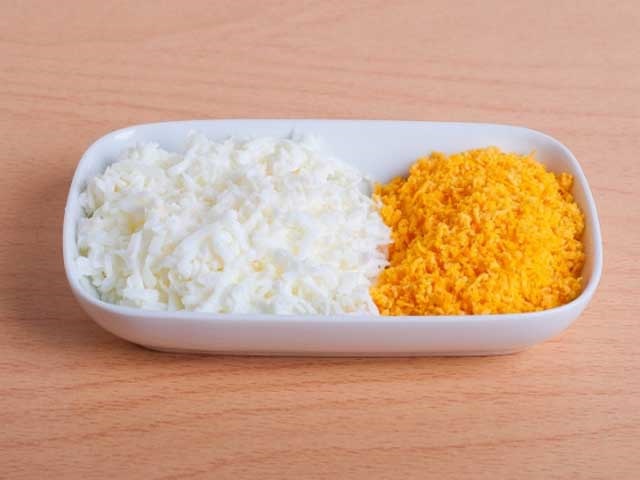 Салат Мімоза з рибними консервами — класичні покрокові рецепти