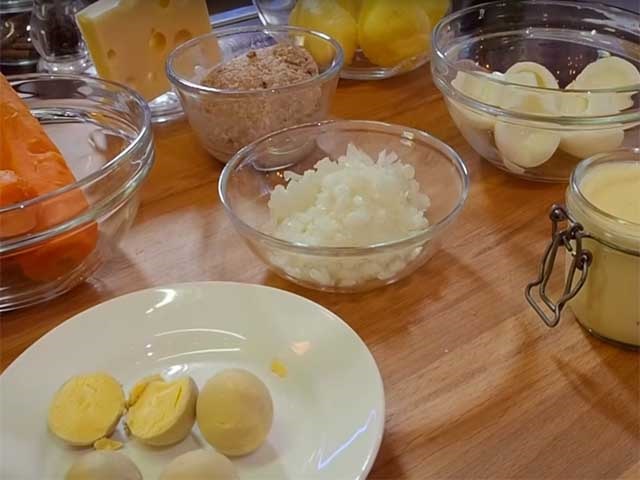 Салат Мімоза з рибними консервами — класичні покрокові рецепти