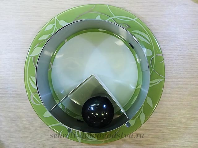 Салат “Мишки в сирі” — рецепт з ананасами і куркою