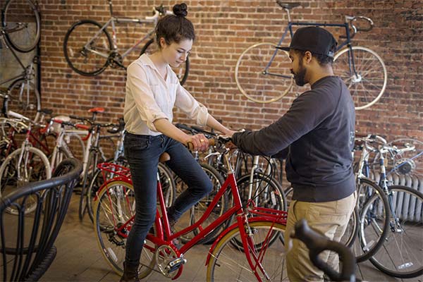 До чого сниться купувати велосипед жінці чи чоловікові — 100 тлумачень із різних сонників