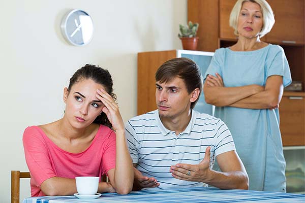 До чого сниться лаятися чи сваритися з родичами — 130 тлумачень із різних сонників