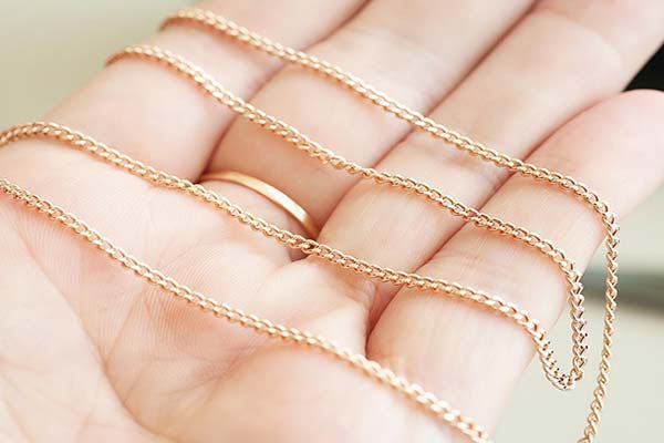 Сонник купуватиме золотий ланцюжок: до чого сниться і що означає сон?