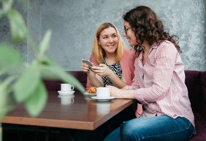 Навіщо горить права щока?