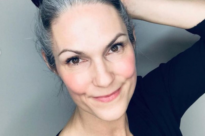 Кращі способи замаскувати сиве коріння без фарбування