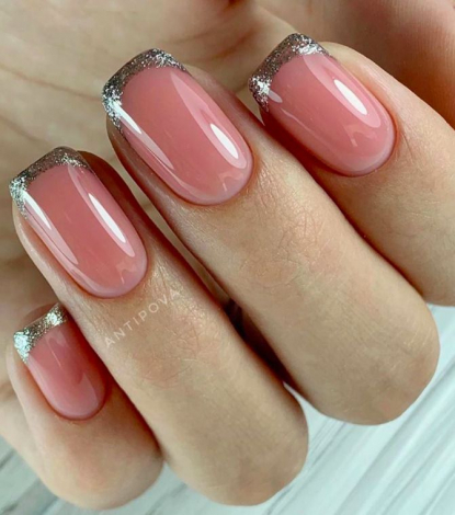 Модний манікюр: приклади красивого осіннього дизайну нігтів, які хочеться повторити