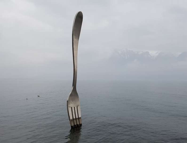 Впала вилка на підлогу - прикмета