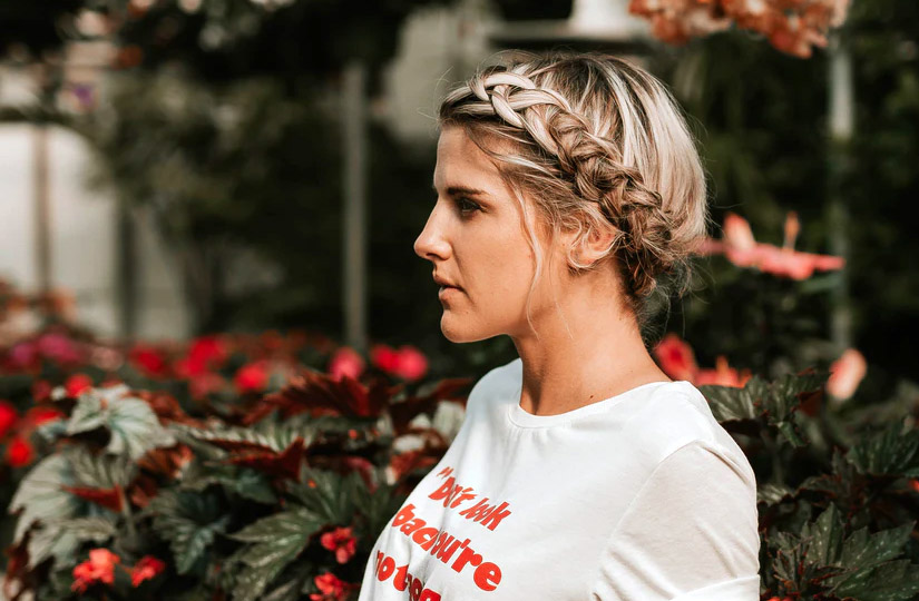 Що робити з чубчиком, поки він відростає, і як прискорити цей процес: ідеї від експерта-стиліста