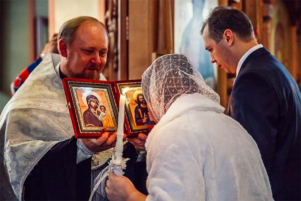 До чого сниться благословення — 49 тлумачень із різних сонників.