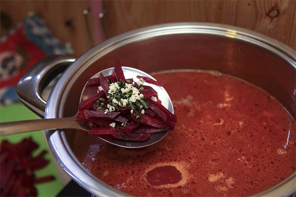 До чого сниться варити чи їсти борщ — 70 тлумачень із різних сонників