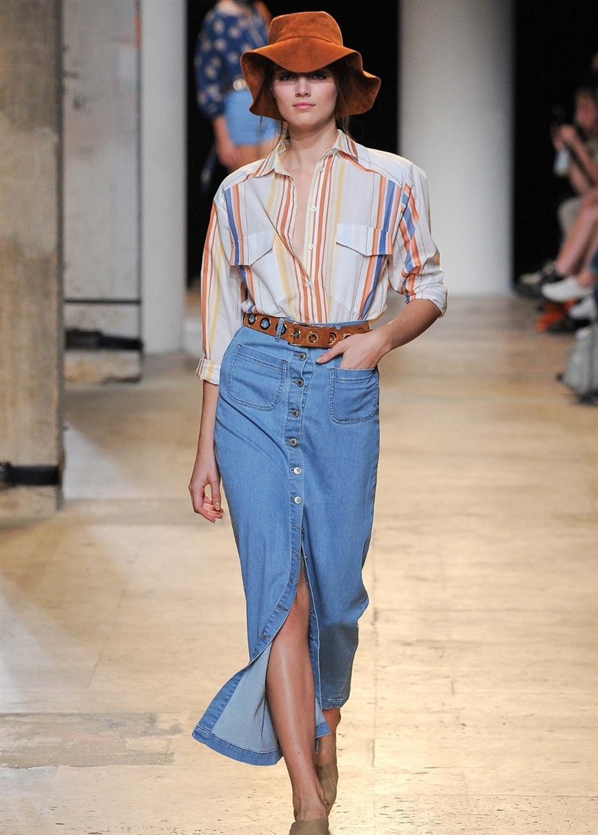 Як і з чим носити довгу спідницю влітку: фото