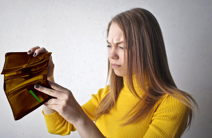 Як зробити жіночу сумочку вдвічі легше: вирішили екзистенційне питання