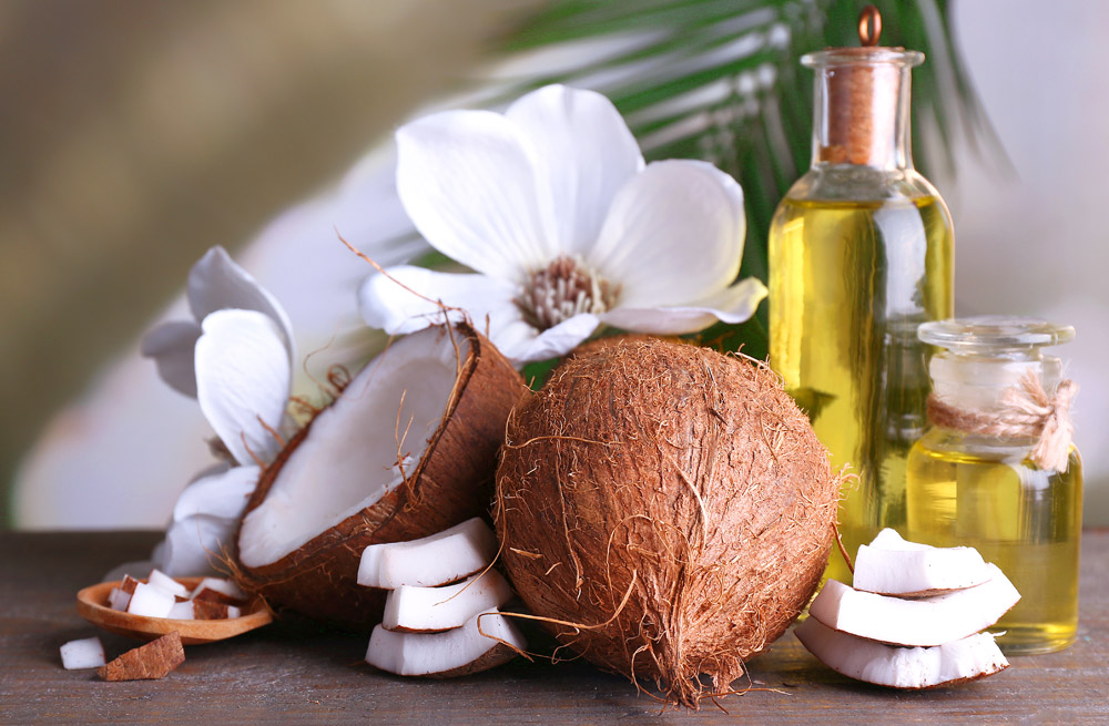 Кокосова олія для догляду за обличчям та тілом: за та проти