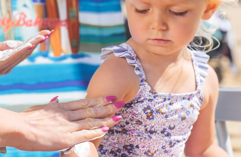 Косметолог розповіла, як вибрати SPF-захист під тип шкіри, чи можна поєднувати її з іншими засобами і якщо так, то з якими