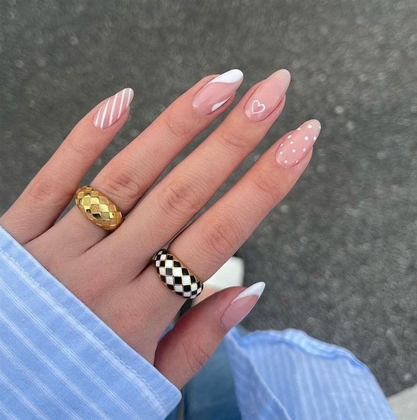 Модний манікюр на квітень 2022 року: ідеї, фото