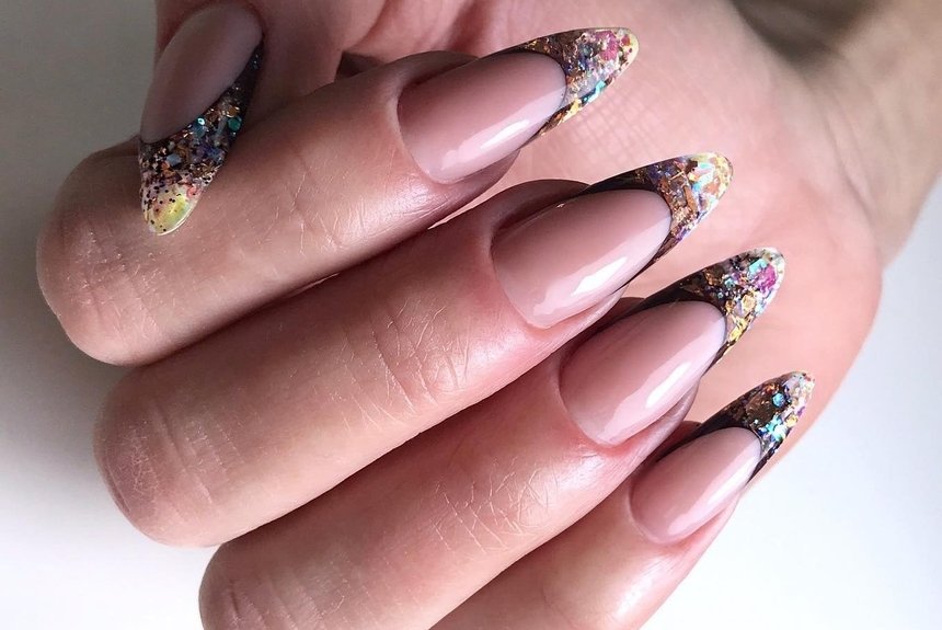 Модний манікюр зі слюдою: фото