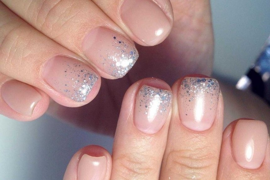 Модний манікюр зі слюдою: фото