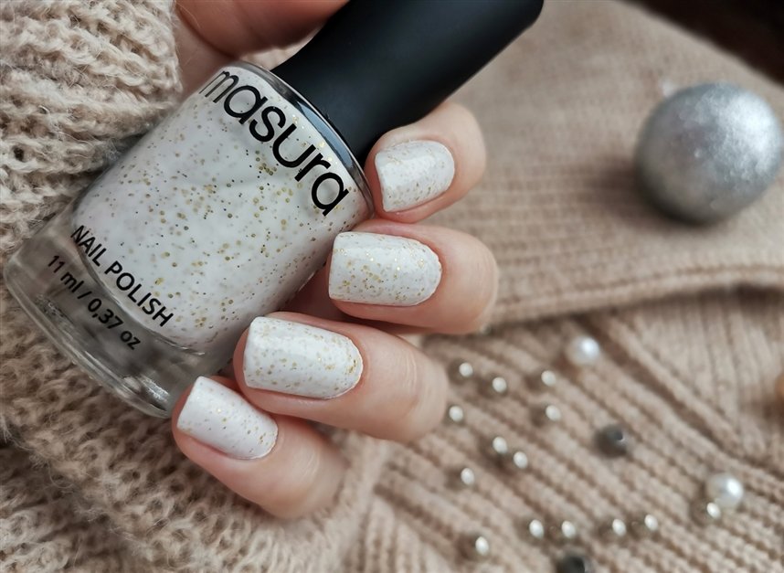 Модний манікюр зі слюдою: фото