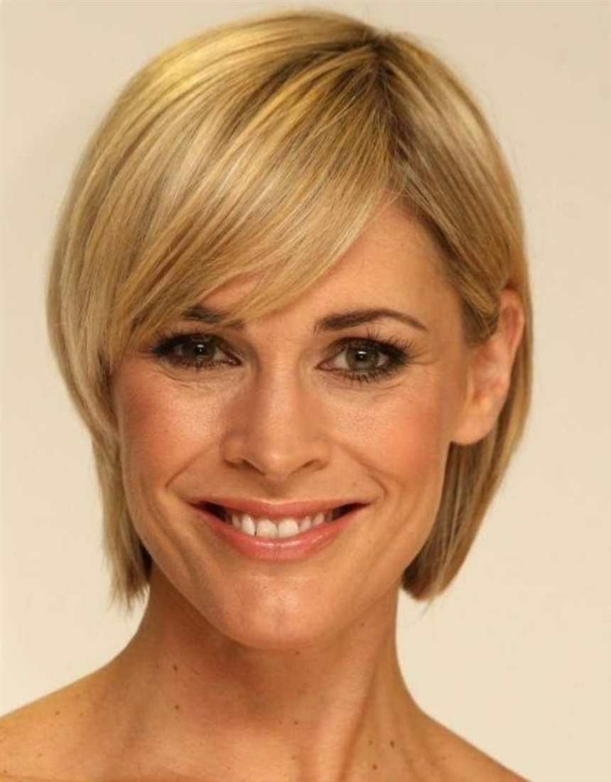 Омолоджуючі стрижки 2022 для жінок за 45 років: фото