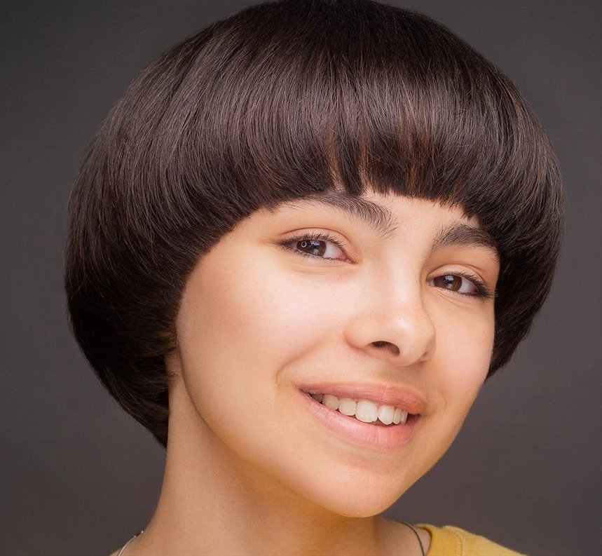 Зачіски та стрижки, які повнять: фото