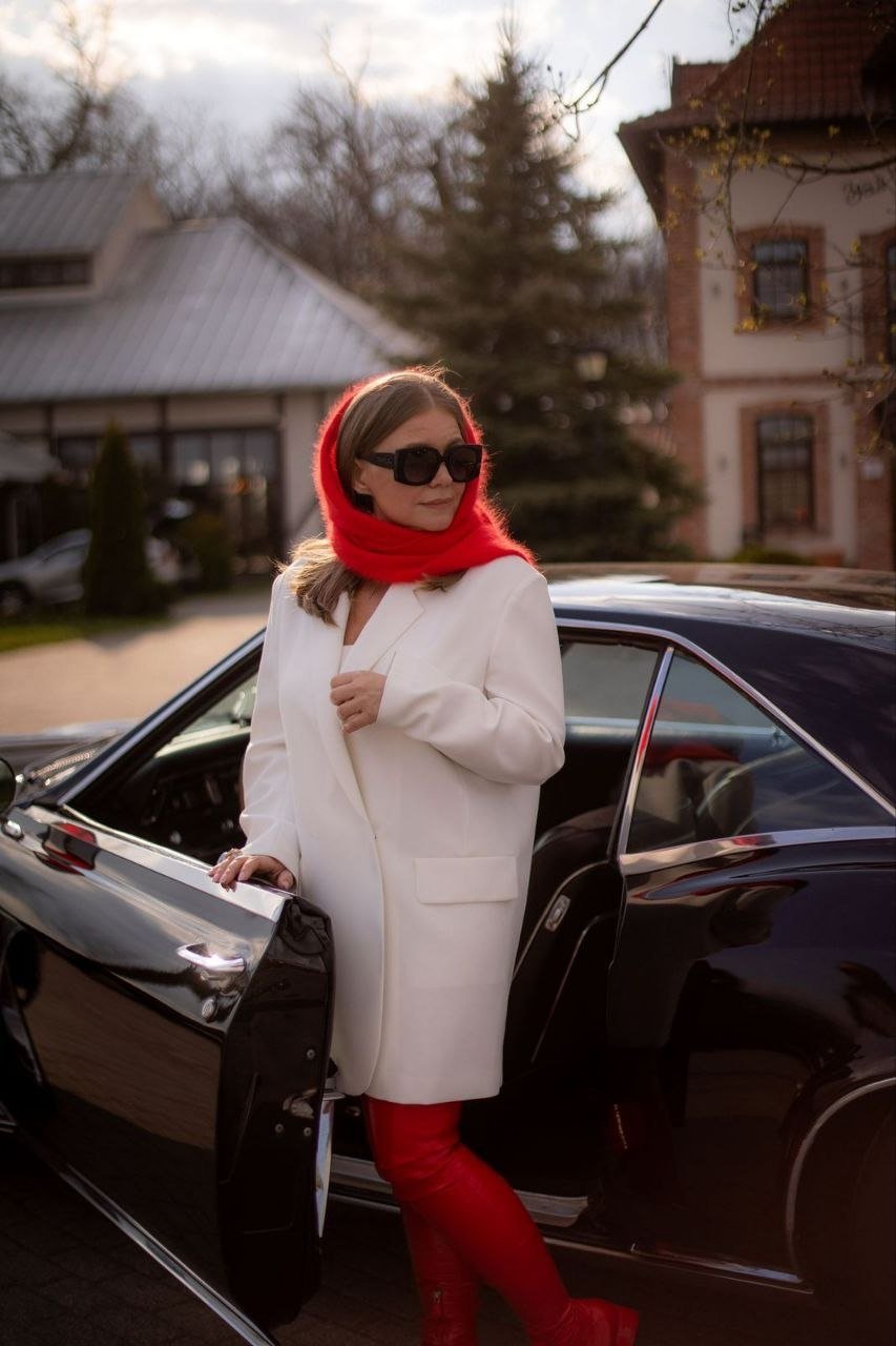 Стильні образи з жіночою косинкою