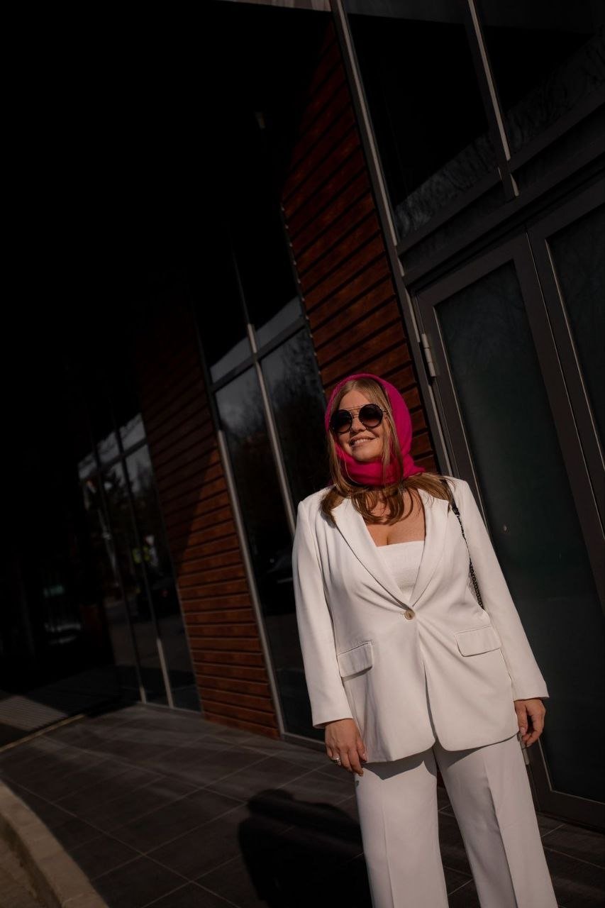 Стильні образи з жіночою косинкою