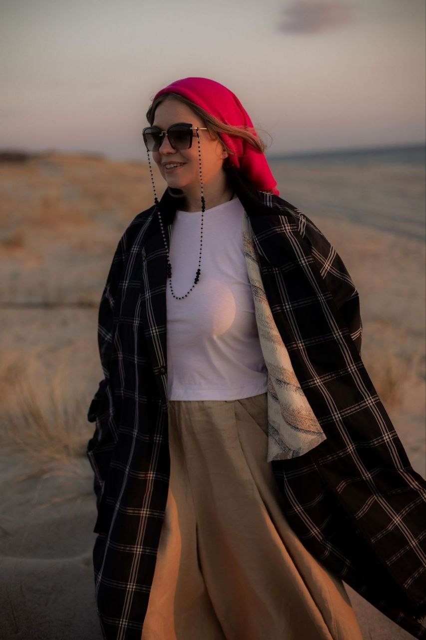 Стильні образи з жіночою косинкою