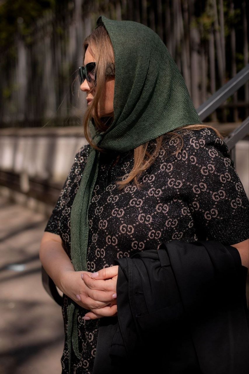 Стильні образи з жіночою косинкою