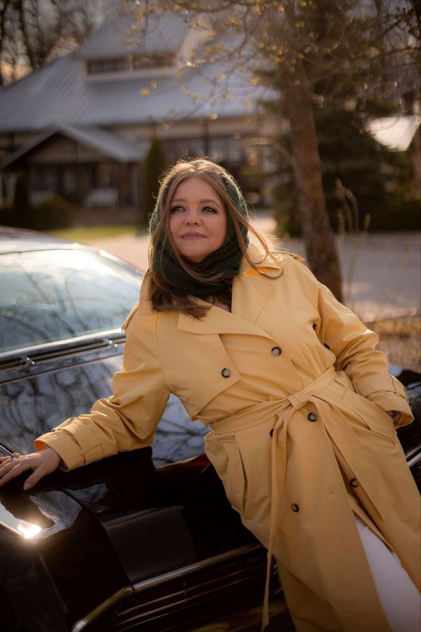 Стильні образи з жіночою косинкою