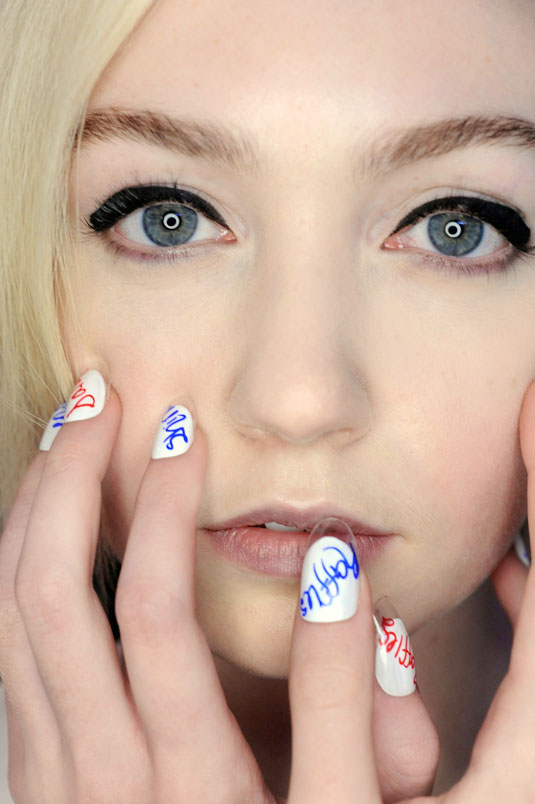 15 стильних малюнків на нігтях за 15 хвилин