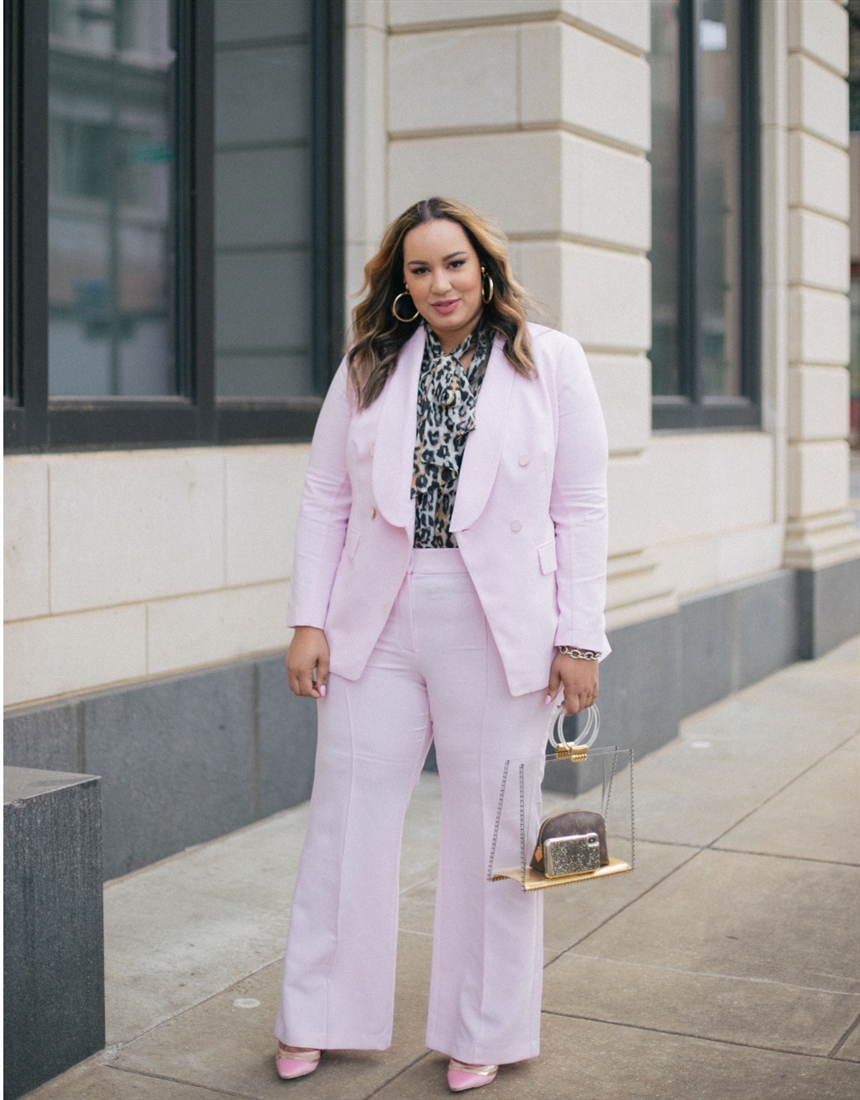 Ідеї образів для повних жінок на літо 2022: фото