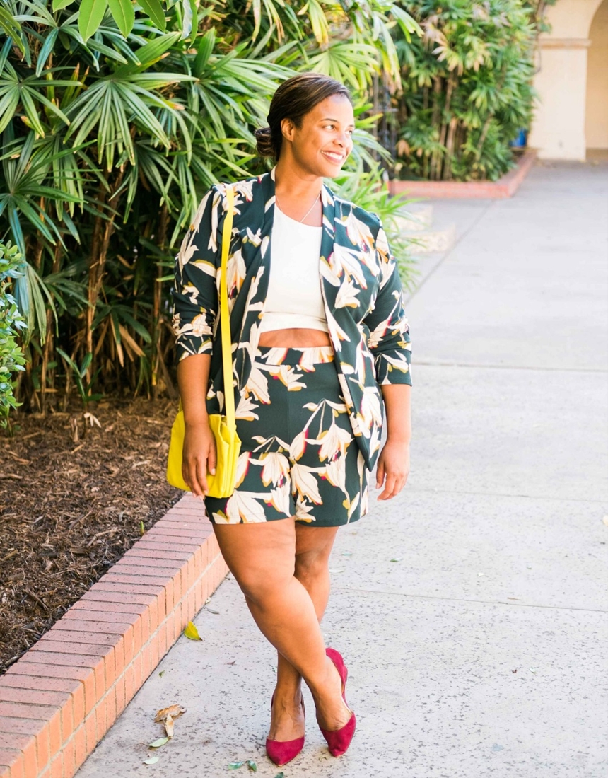 Ідеї образів для повних жінок на літо 2022: фото