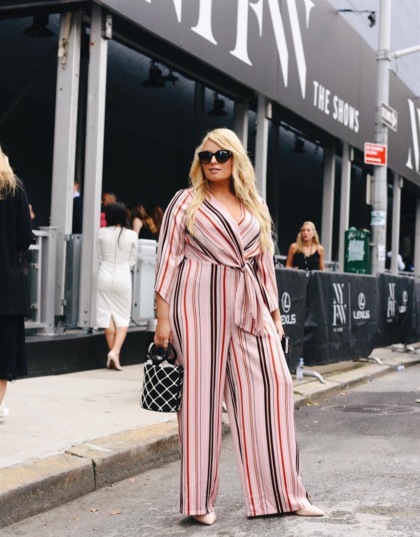 Ідеї образів для повних жінок на літо 2022: фото