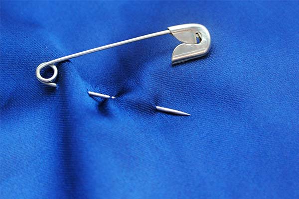 До чого сниться шпилька — 57 тлумачень із різних сонників.