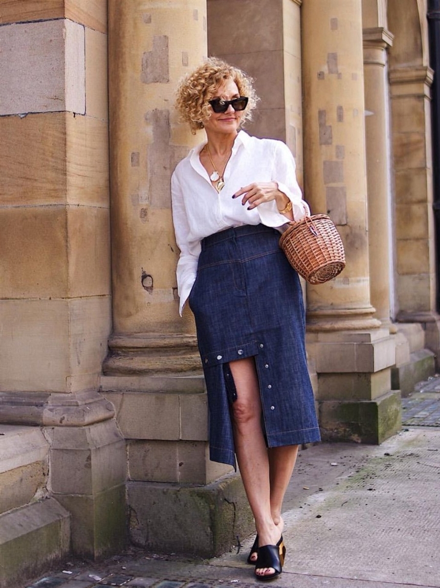 Як і з чим модно носити джинсові спідниці у 2022 році: ідеї