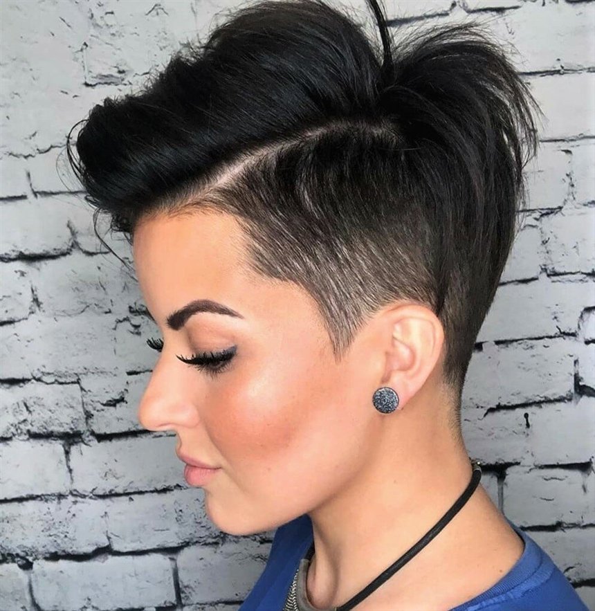 Найкращі зачіски для круглого обличчя з подвійним підборіддям