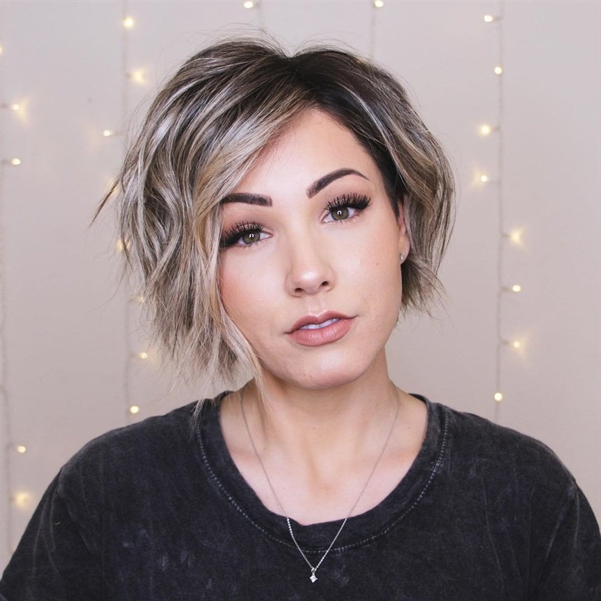 Найкращі зачіски для круглого обличчя з подвійним підборіддям