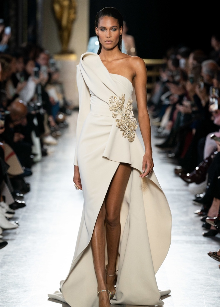 Модні вечірні сукні 2022 року: фото