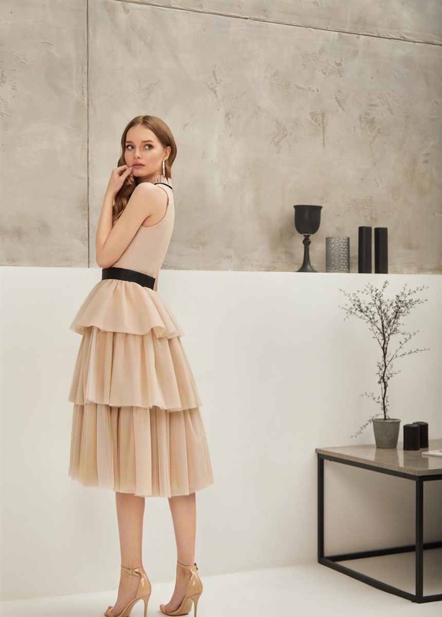 Модні вечірні сукні 2022 року: фото