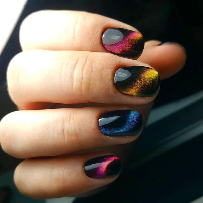 Модний манікюр котяче око 2022: фото