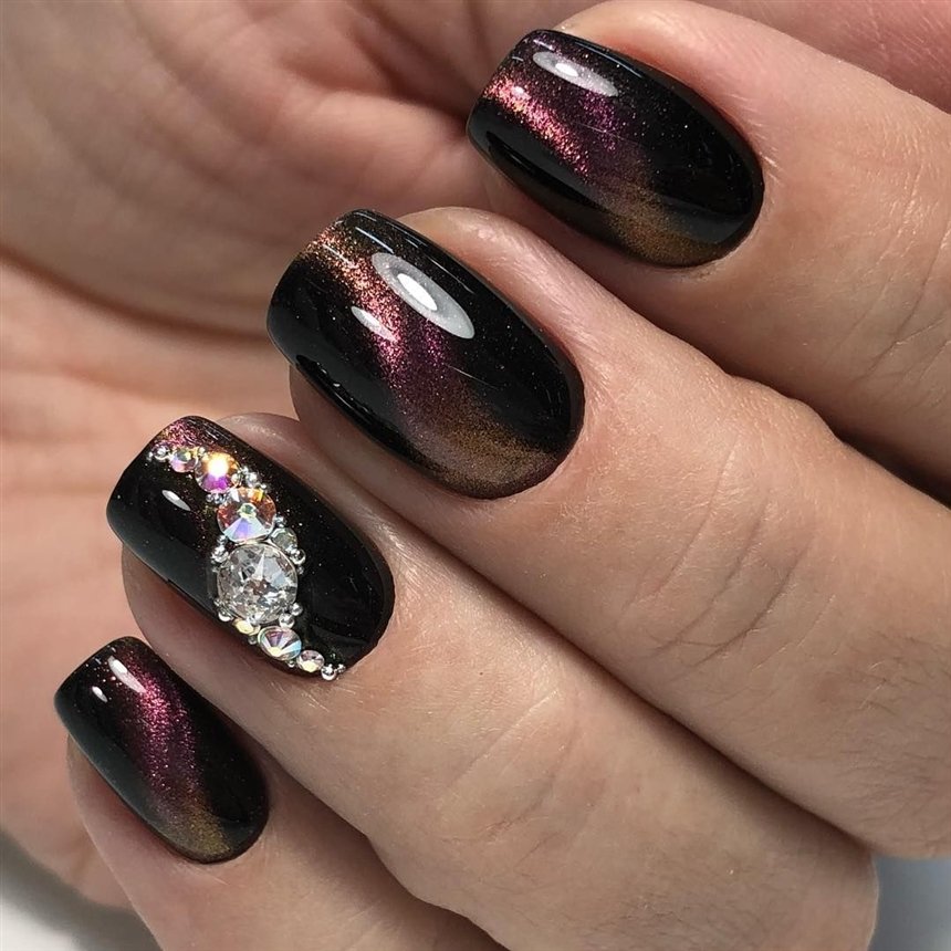 Модний манікюр котяче око 2022: фото