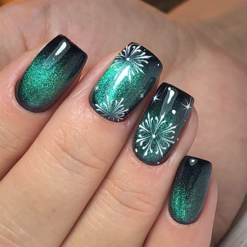 Модний манікюр котяче око 2022: фото