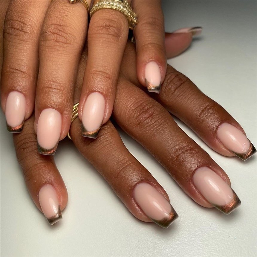 Модний манікюр котяче око 2022: фото