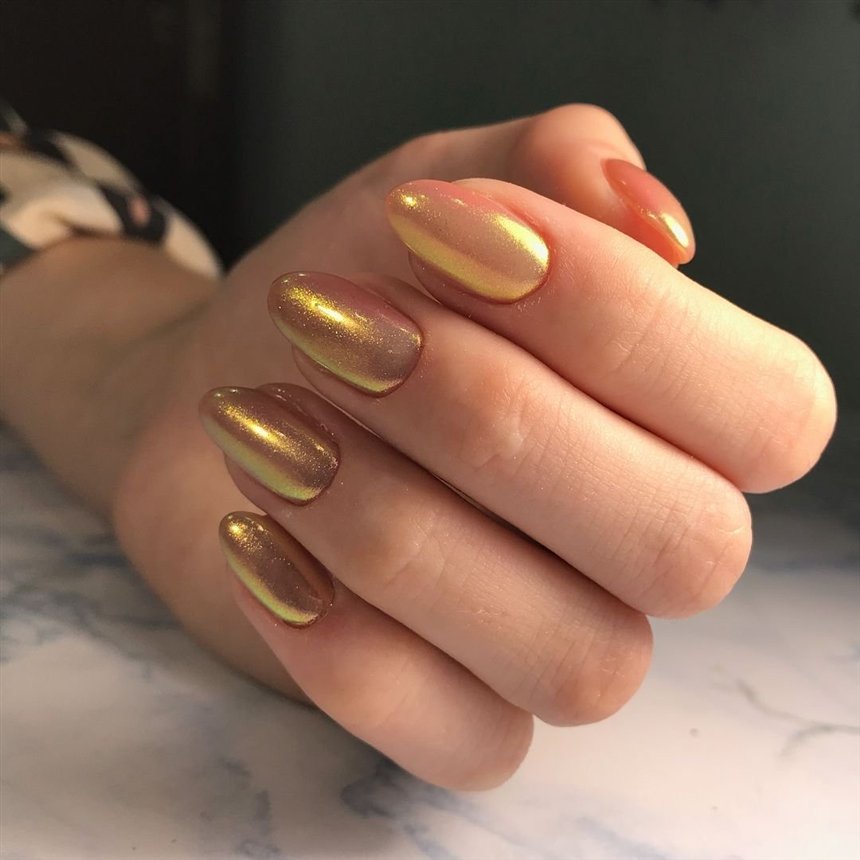 Модний манікюр котяче око 2022: фото