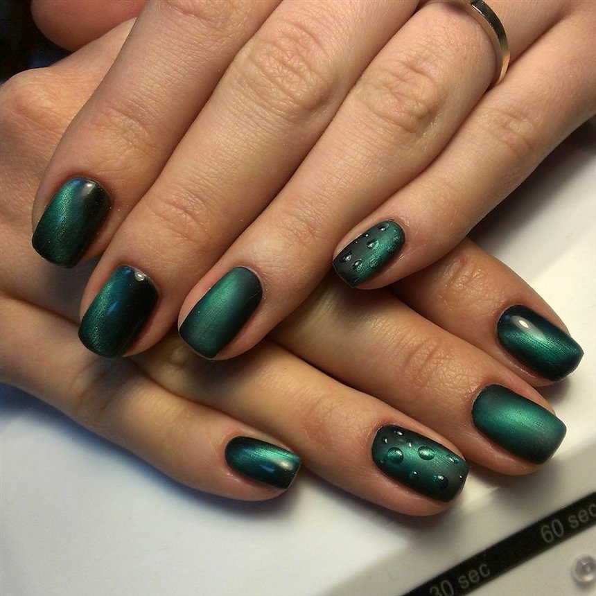 Модний манікюр котяче око 2022: фото