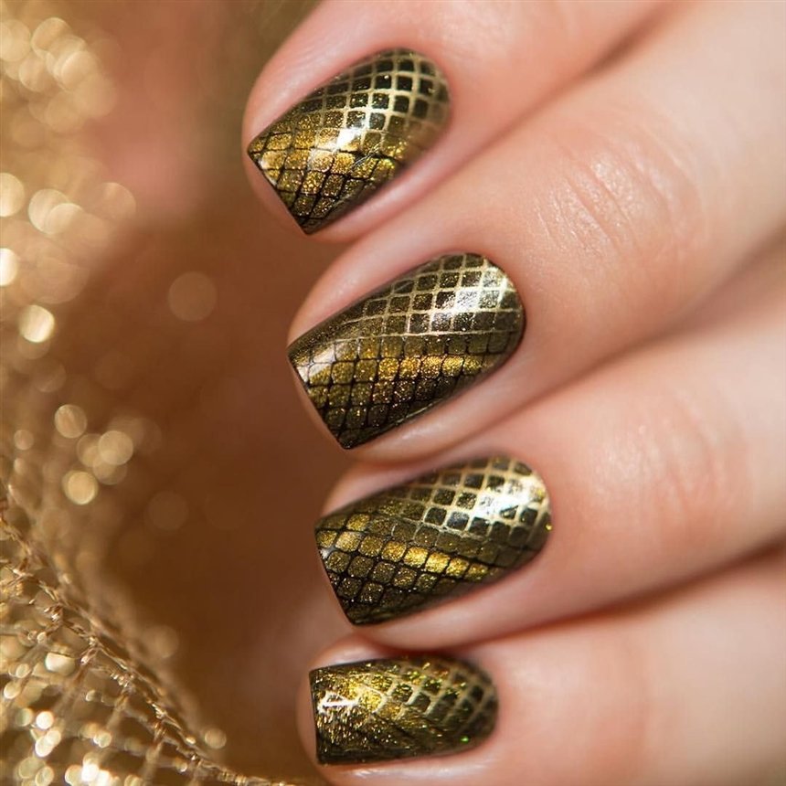 Модний манікюр котяче око 2022: фото